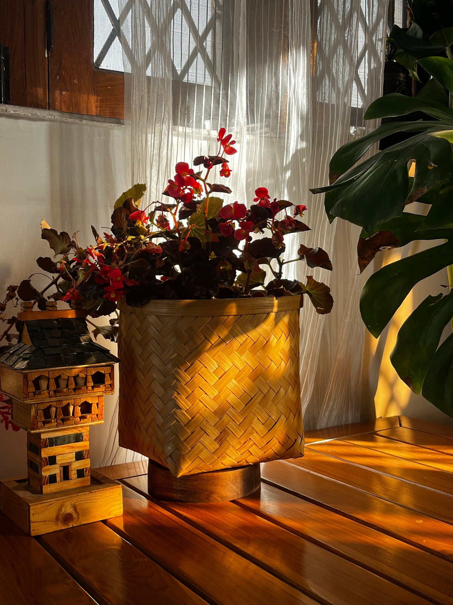 BAMBOO PLANTER WITH STAND - NATURAL