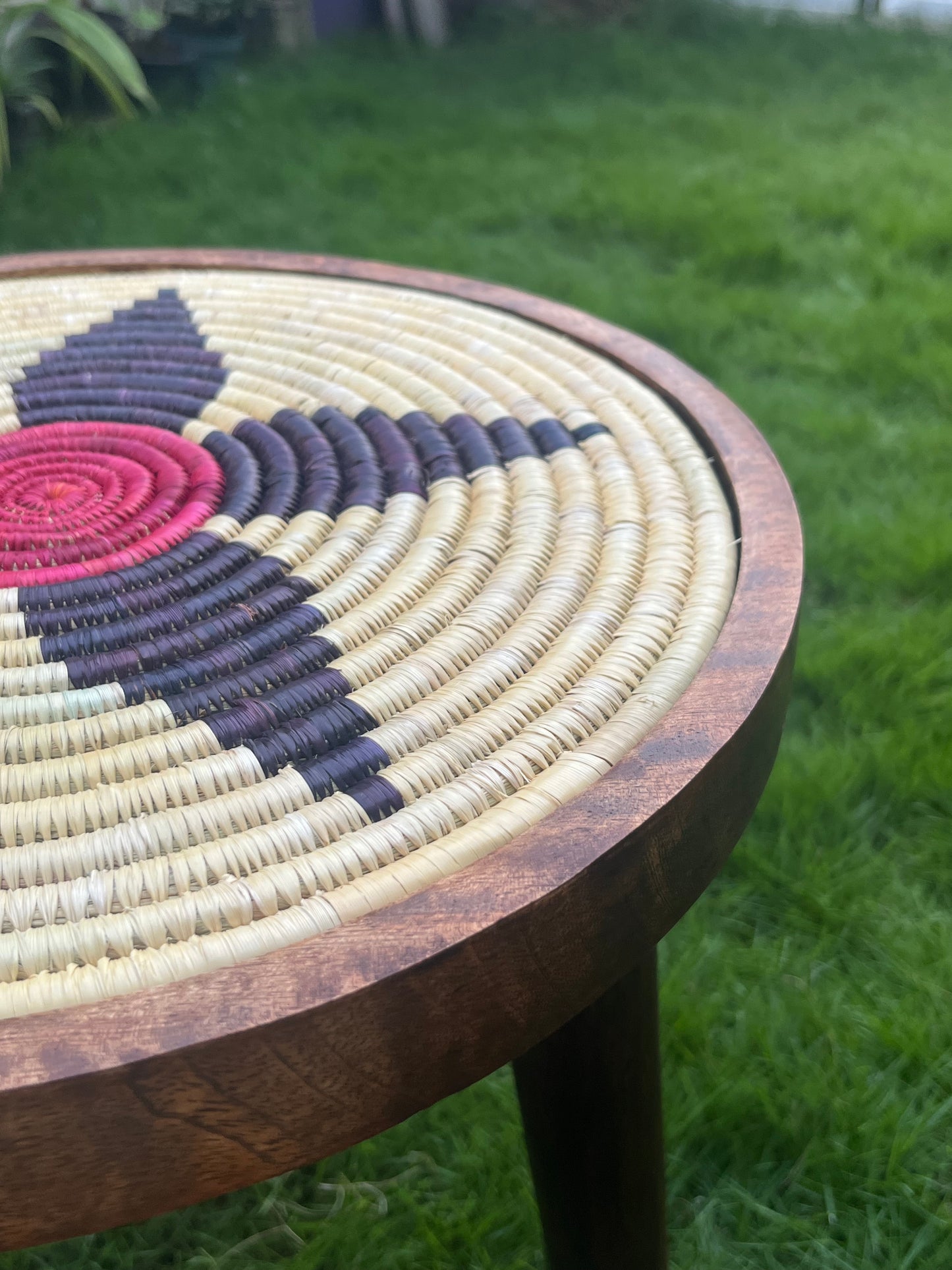 Arthat Moonj Grass - Mango Wood Table - Earthen Blossom