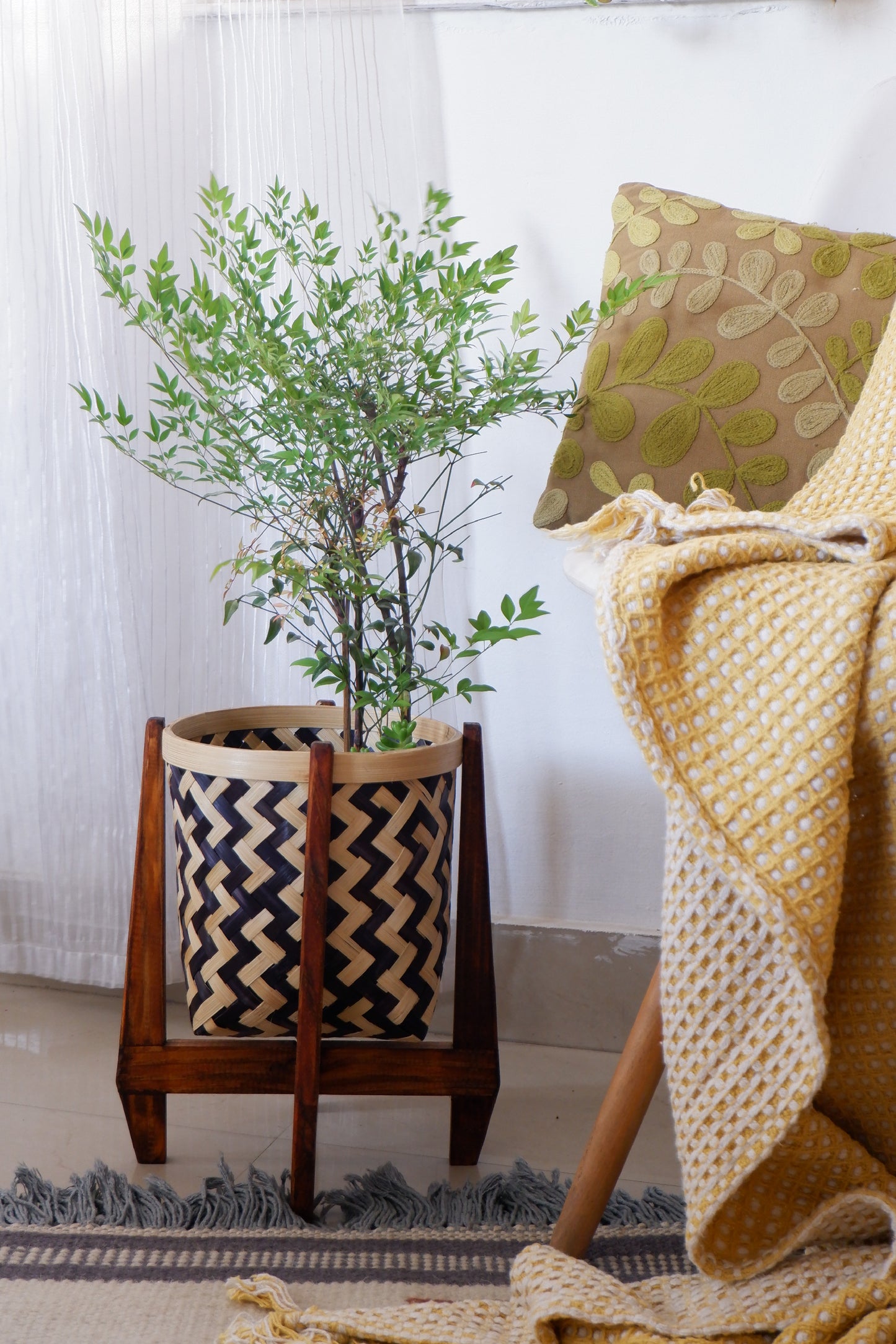 BAMBOO PLANTER WITH STAND ZIG ZAG BLUE / MEDIUM